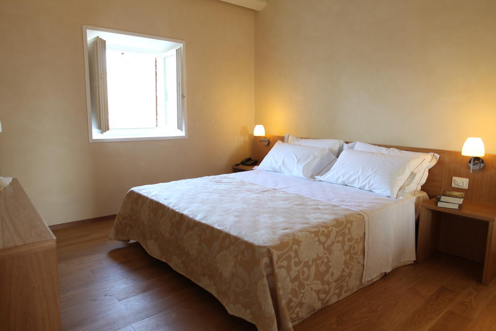 Staffolo Relais Del Borgo Hotel & Spa 4 Stelle חדר תמונה